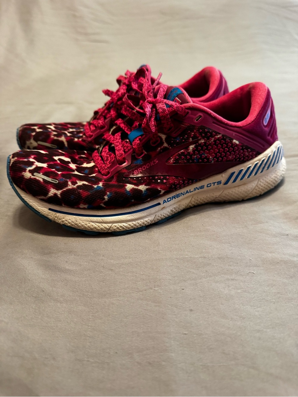 Brooks Women's Pink Leopard Print Athletic Shoes *loved* Adrenaline GTS - Picture 3 of 7